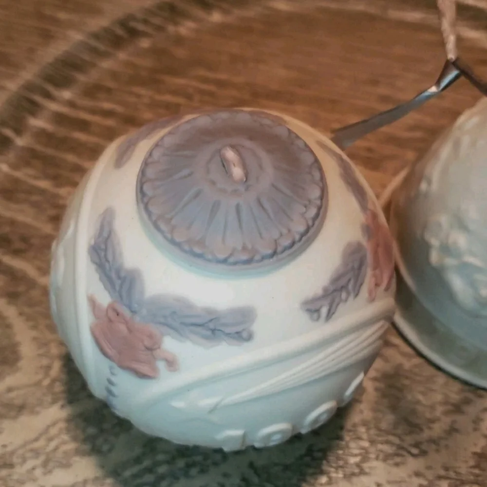 Vtg Lladro 1989 Christmas Bell (Missing Clapper)  1991 Ornament (Missing Top)